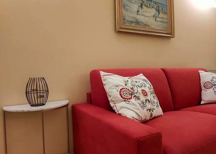 Maison Rebecca דירה ראבנה